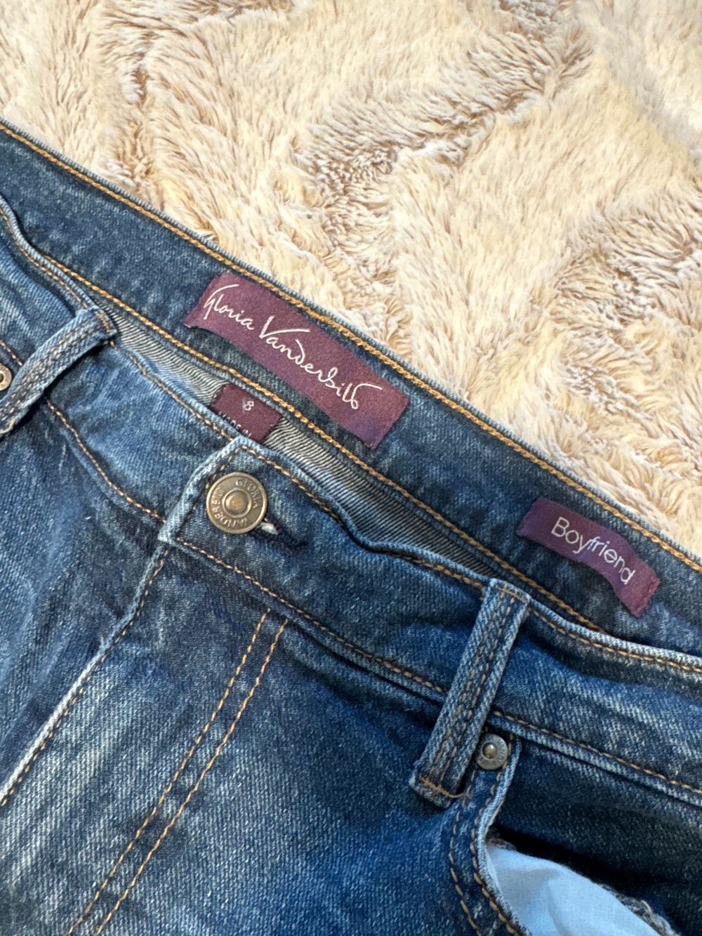 Gloria Vanderbilt Boyfriend Jeans in dark blue wash